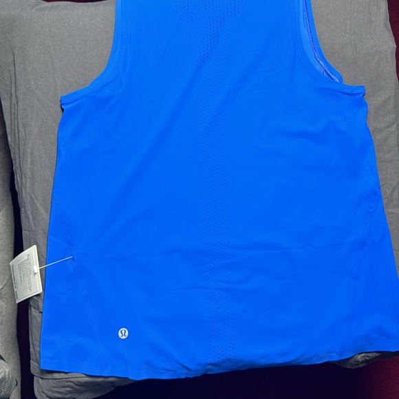 Lululemon Run On Tank-size 6/Blue Bolt - Picture 5 of 5